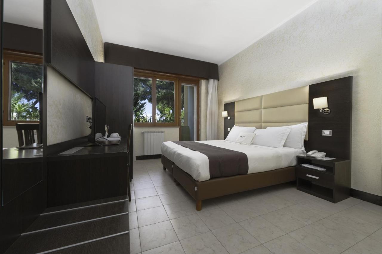 Hotel Villa Bisceglie Esterno foto