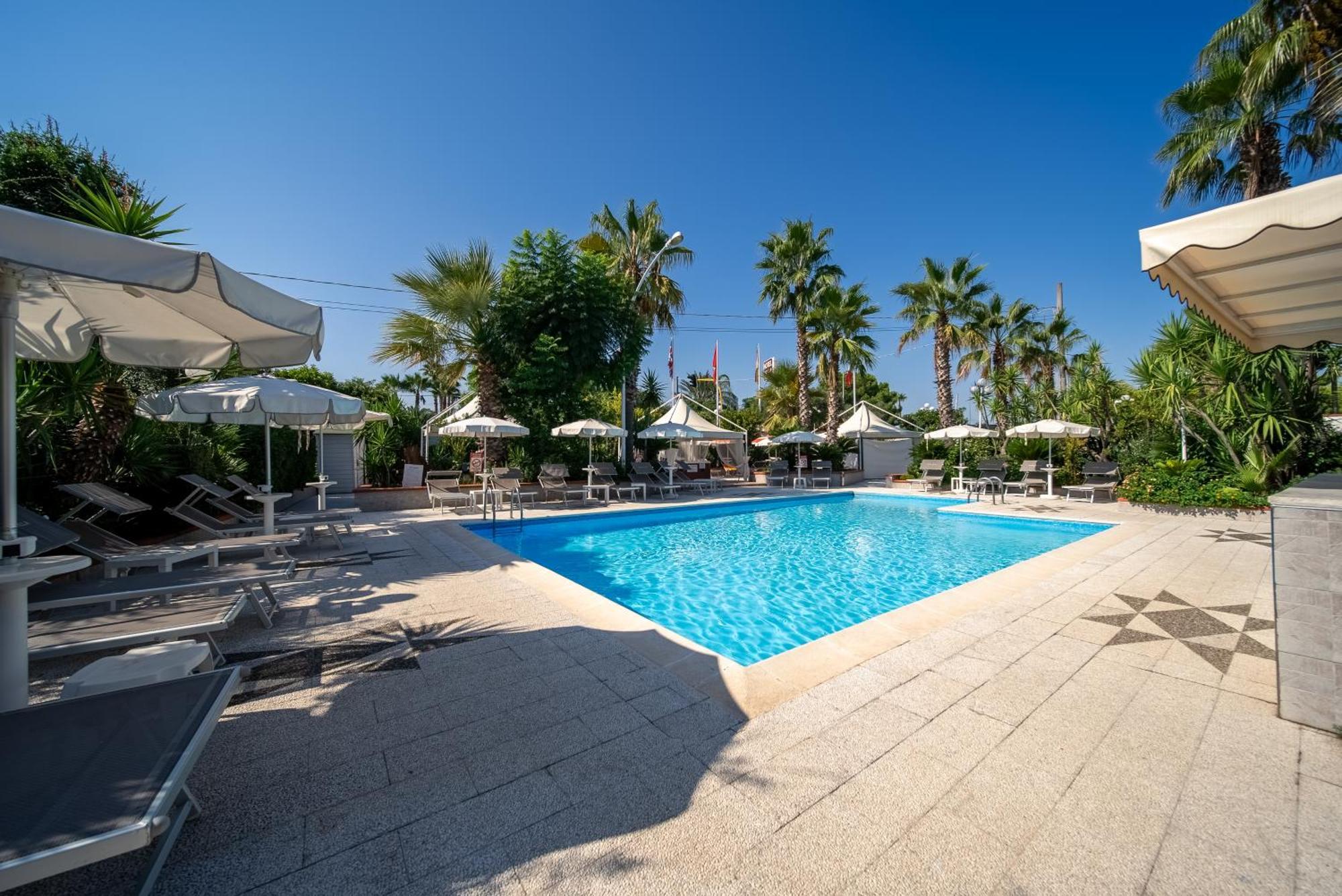 Hotel Villa Bisceglie Esterno foto