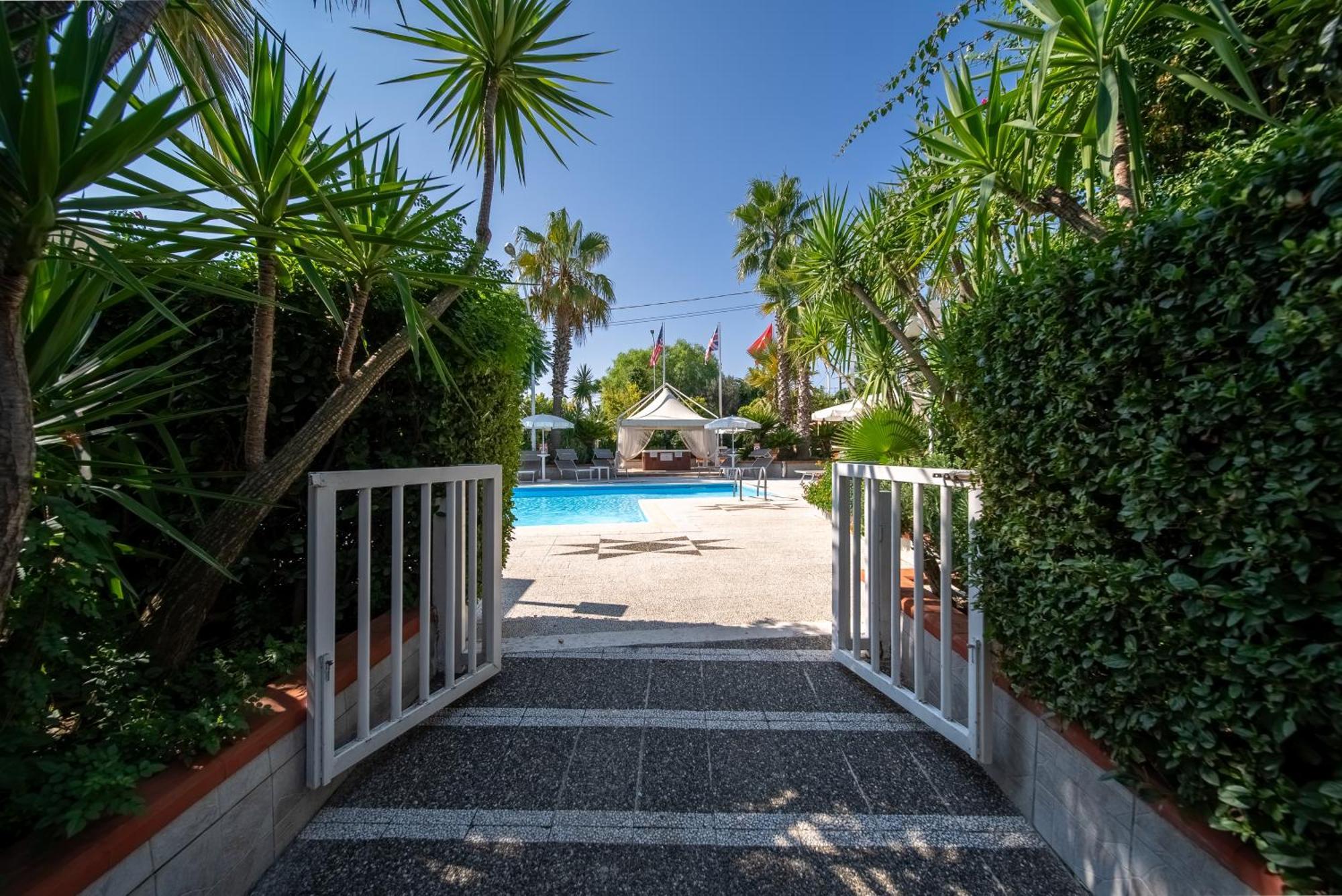 Hotel Villa Bisceglie Esterno foto