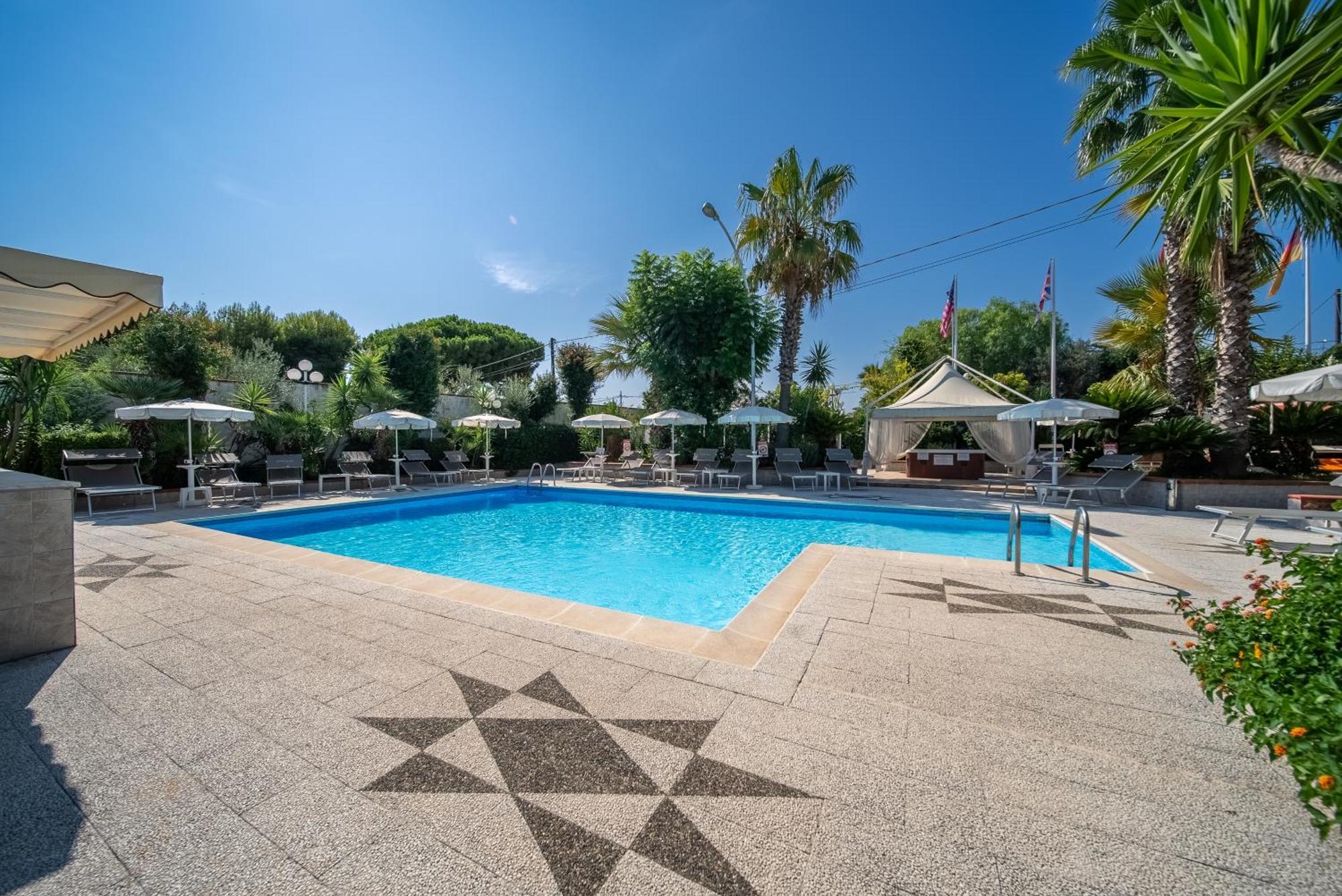 Hotel Villa Bisceglie Esterno foto