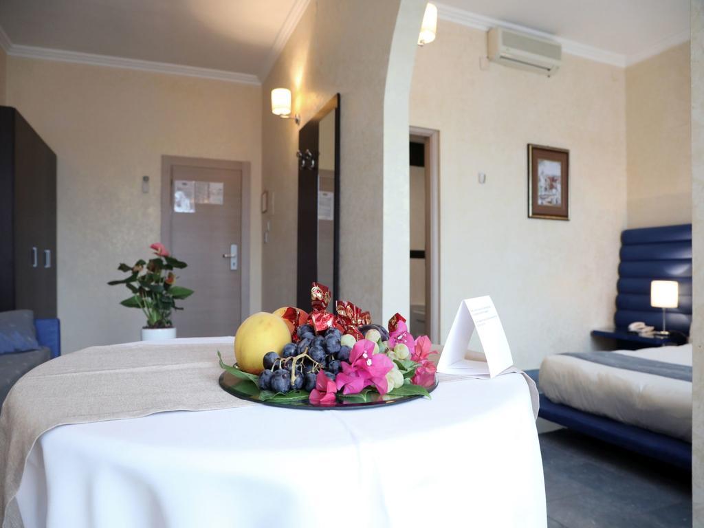 Hotel Villa Bisceglie Esterno foto