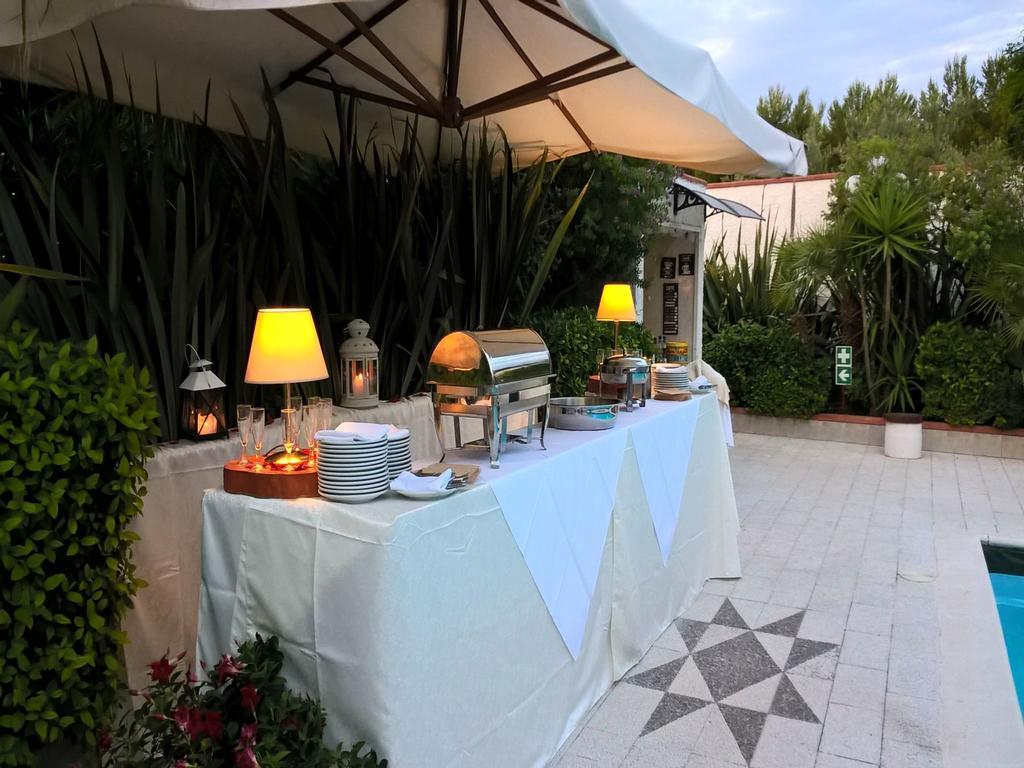 Hotel Villa Bisceglie Esterno foto